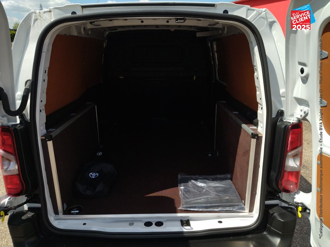 Véhicule d'occasion TOYOTA PROACE CITY LONG 110 VVT-I START MC24 chez Renault Saint-Louis