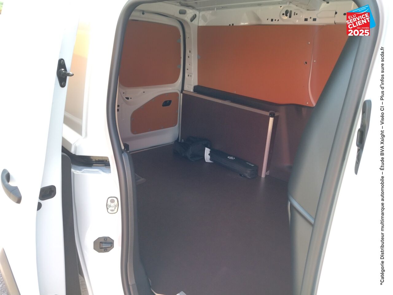 Véhicule d'occasion TOYOTA PROACE CITY LONG 110 VVT-I START MC24 chez Renault Saint-Louis