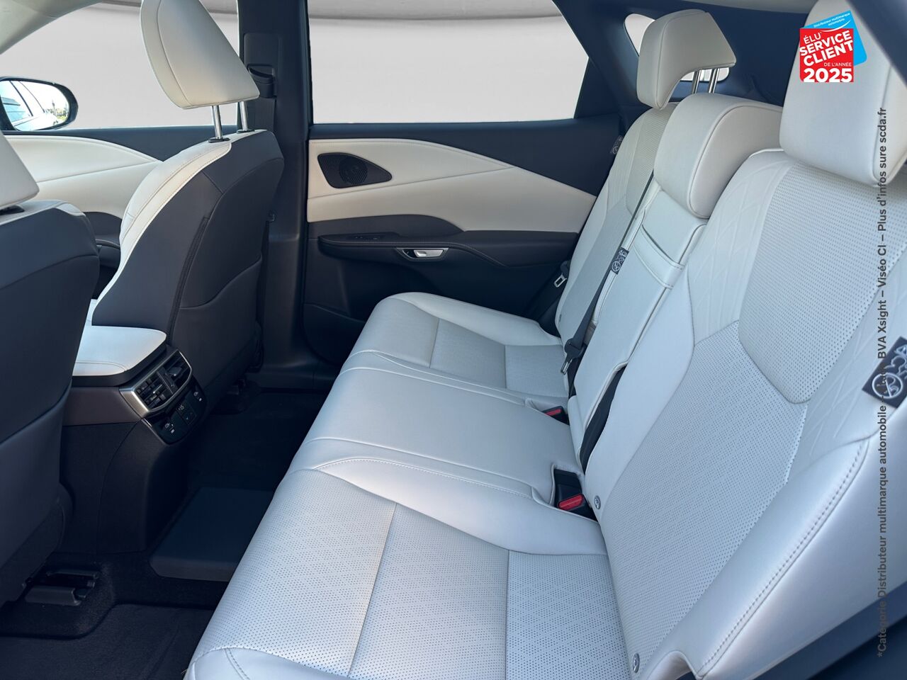 Véhicule d'occasion LEXUS RX 450H+ LUXE 4WD MY24 chez Toyota Thionville