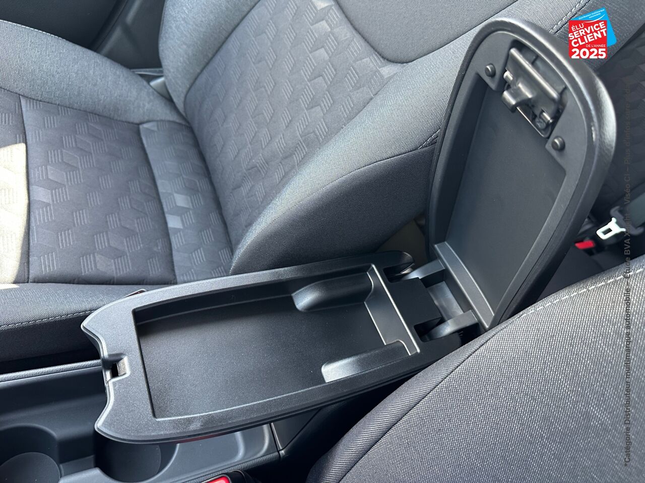 Véhicule d'occasion TOYOTA YARIS 116H DESIGN 5P MY25 chez Toyota Saint Dizier
