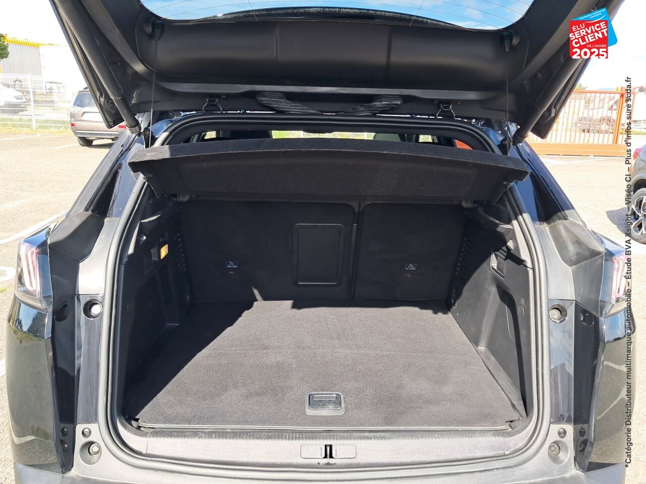 Véhicule d'occasion PEUGEOT 3008 HYBRID 225CH GT PACK E-EAT8 chez BMW Pontarlier