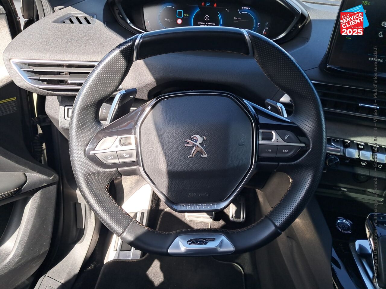 Véhicule d'occasion PEUGEOT 3008 HYBRID 225CH GT PACK E-EAT8 chez BMW Pontarlier