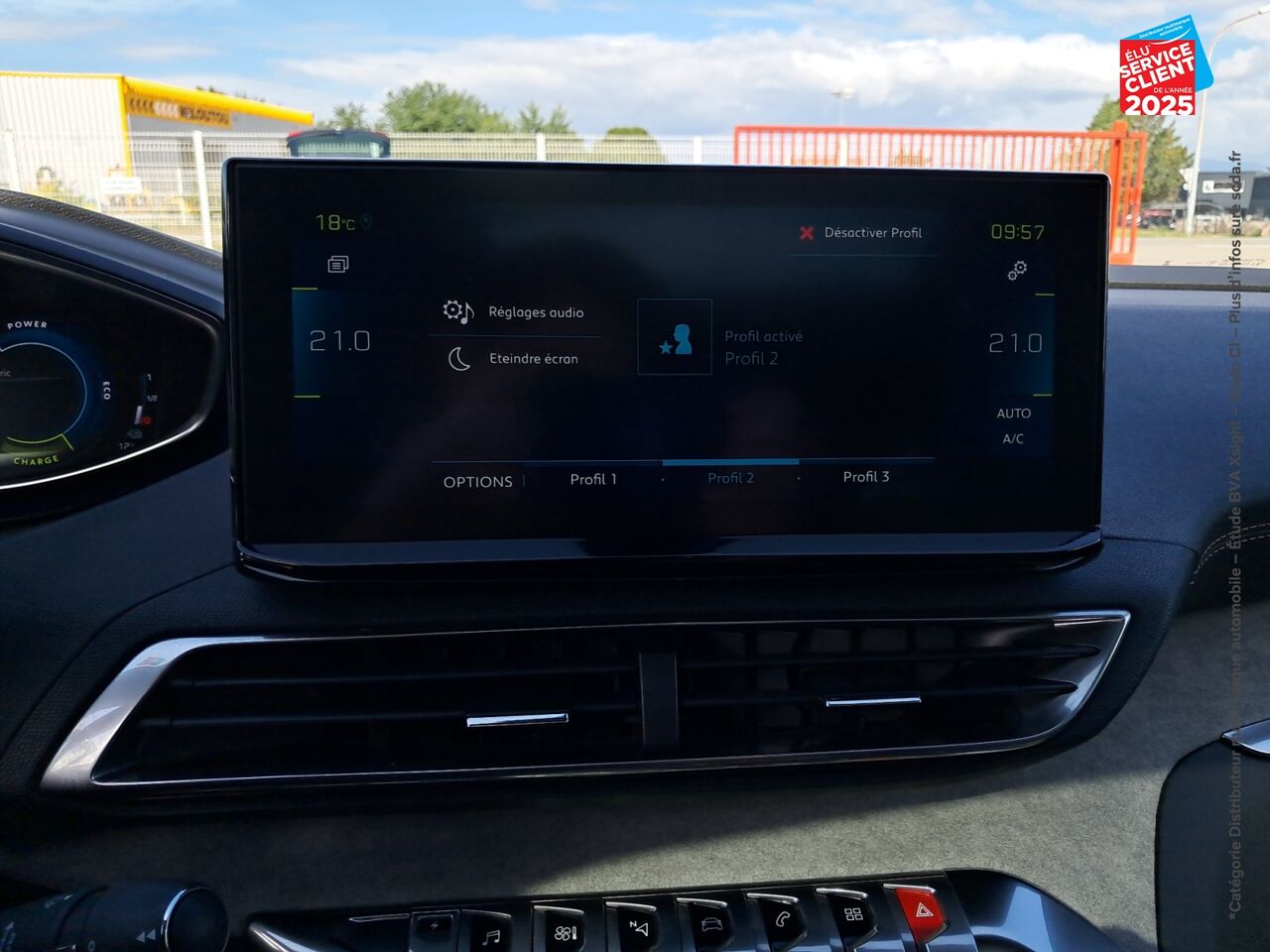 Véhicule d'occasion PEUGEOT 3008 HYBRID 225CH GT PACK E-EAT8 chez BMW Pontarlier