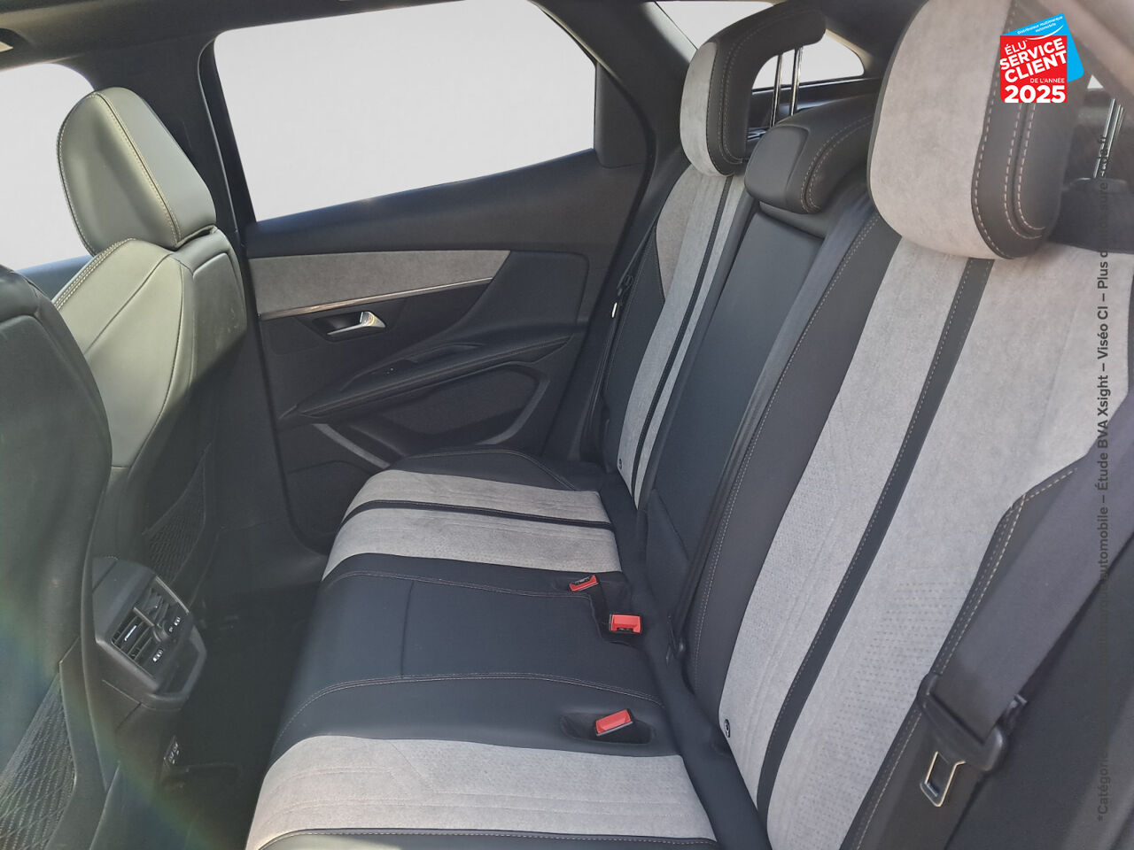 Véhicule d'occasion PEUGEOT 3008 HYBRID 225CH GT PACK E-EAT8 chez BMW Pontarlier