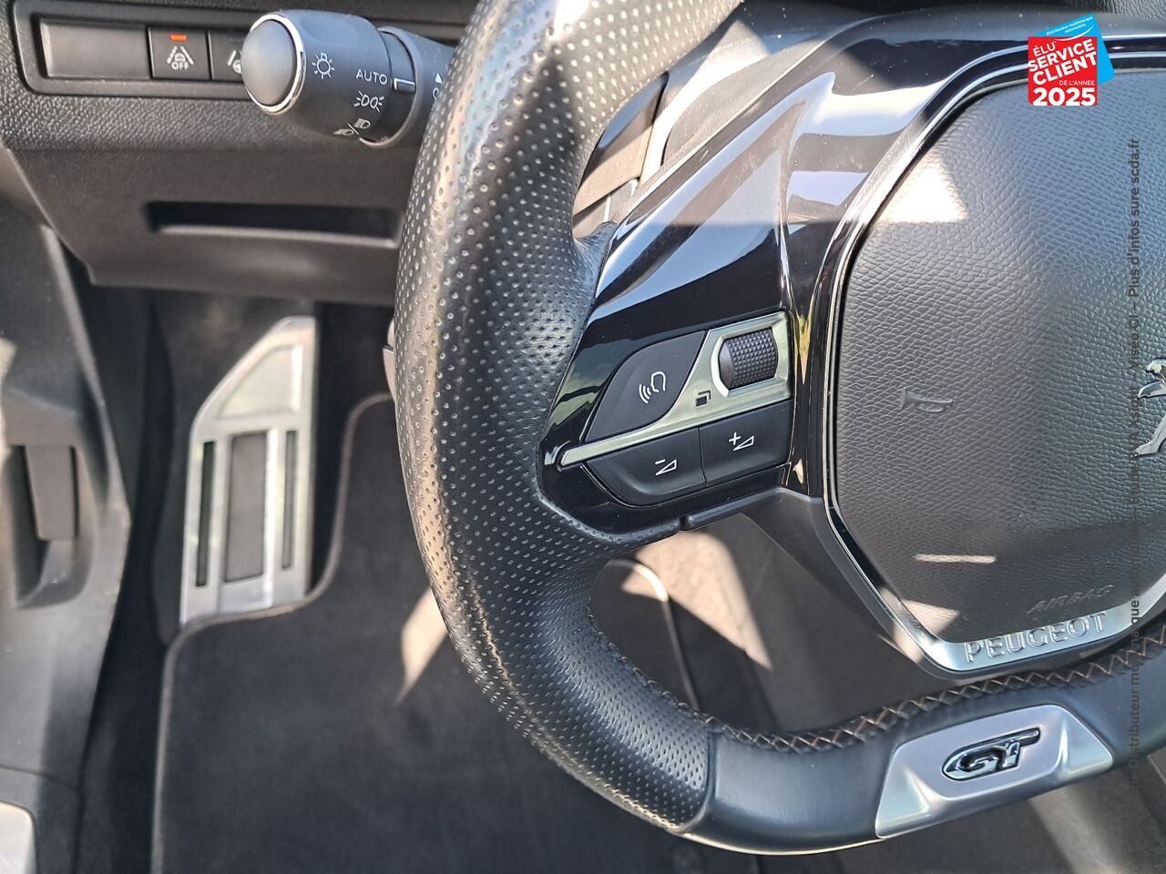 Véhicule d'occasion PEUGEOT 3008 HYBRID 225CH GT PACK E-EAT8 chez BMW Pontarlier