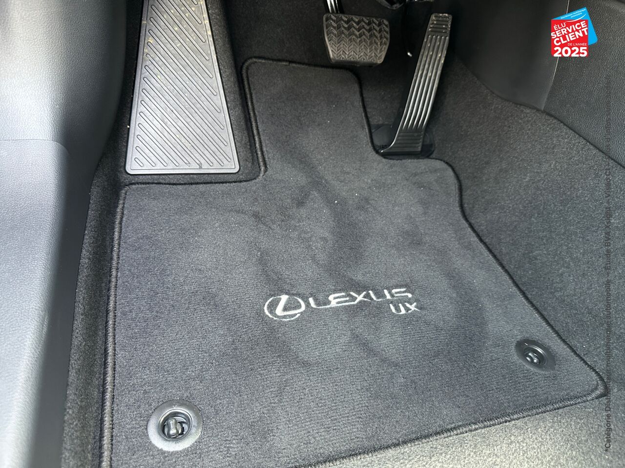 Véhicule neuf LEXUS UX 250H LUXE 2WD chez Lexus Metz