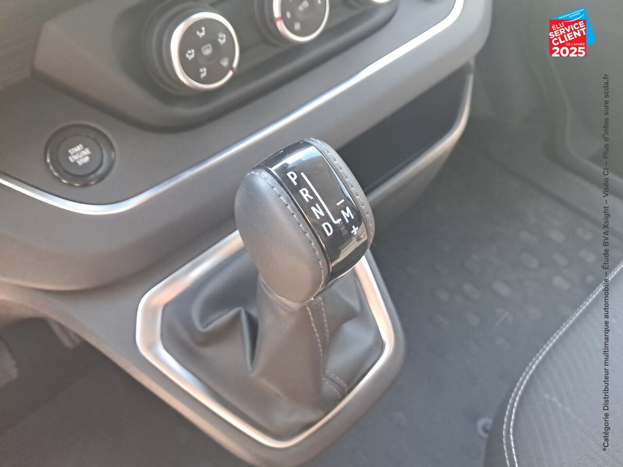 Véhicule d'occasion RENAULT TRAFIC COMBI L2 2.0 BLUE DCI 150CH SS INTENS EDC 8 PLACES E6E chez Toyota Thionville