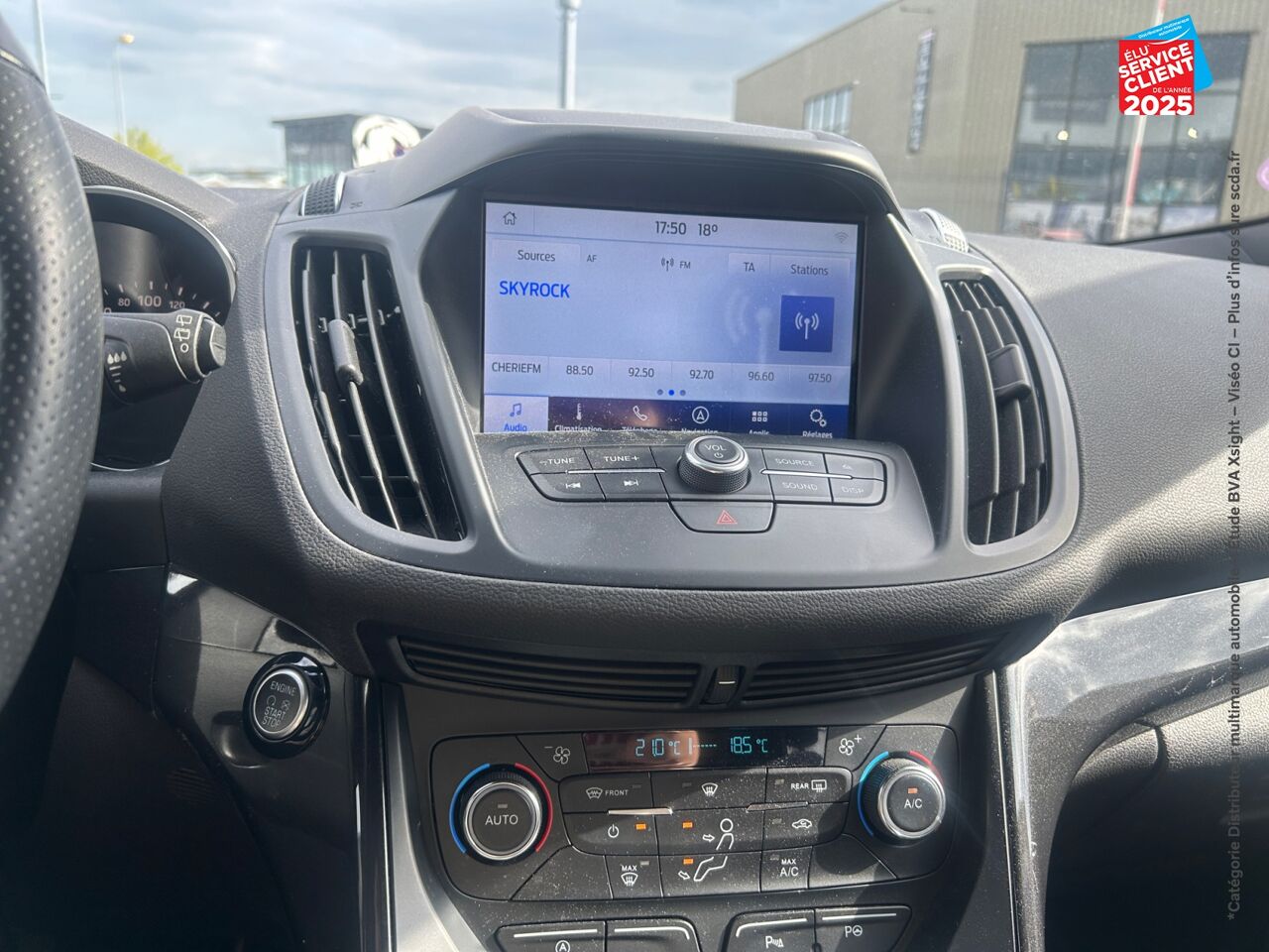 Véhicule d'occasion FORD KUGA 1.5 ECOBOOST 150CH ST-LINE chez Renault Saint-Louis