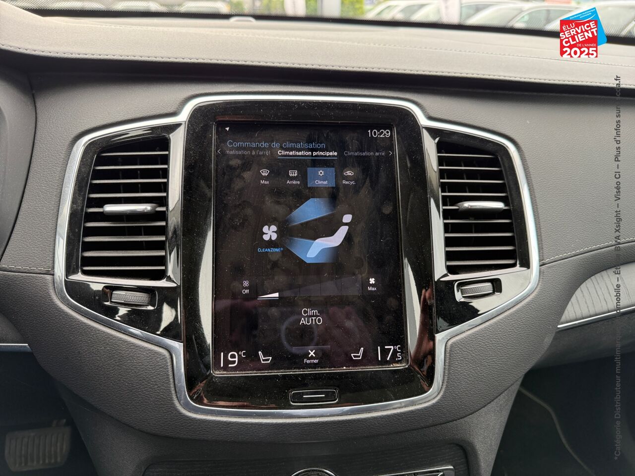 Véhicule d'occasion VOLVO XC90 T8 TWIN ENGINE 303 + 87CH INSCRIPTION LUXE GEARTRONIC 7 PLACES 48G TOUVRANT SIEGES CHAUF/VENTIL chez Renault Sélestat