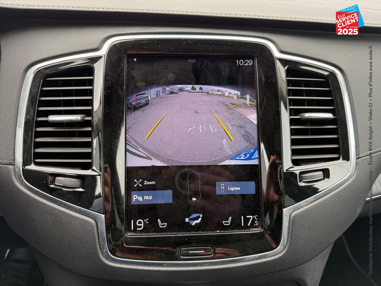 Véhicule d'occasion VOLVO XC90 T8 TWIN ENGINE 303 + 87CH INSCRIPTION LUXE GEARTRONIC 7 PLACES 48G TOUVRANT SIEGES CHAUF/VENTIL chez Renault Sélestat