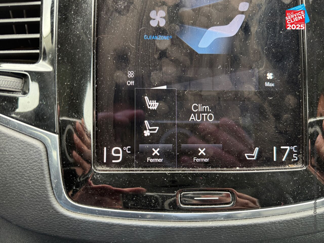 Véhicule d'occasion VOLVO XC90 T8 TWIN ENGINE 303 + 87CH INSCRIPTION LUXE GEARTRONIC 7 PLACES 48G TOUVRANT SIEGES CHAUF/VENTIL chez Renault Sélestat