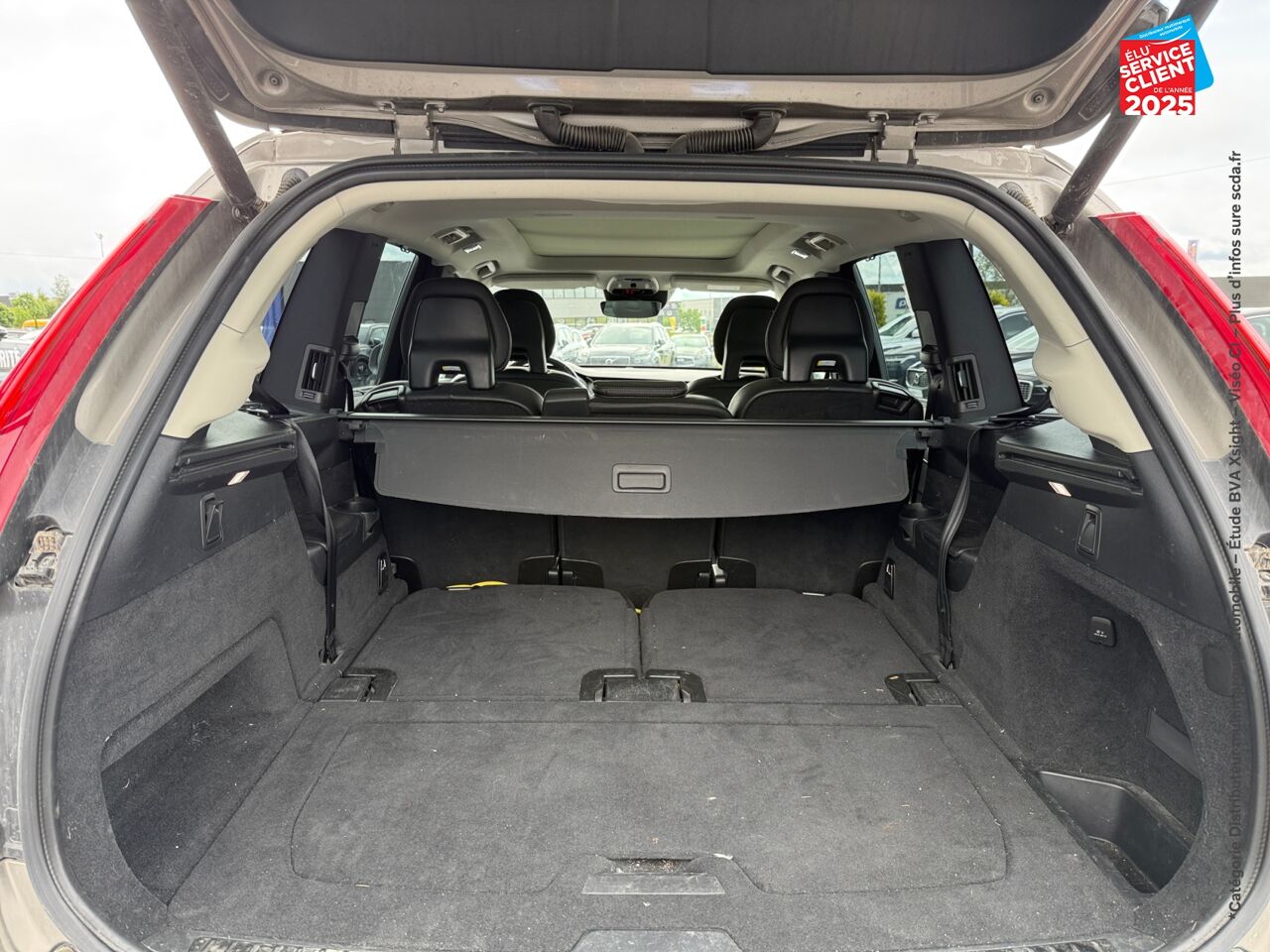 Véhicule d'occasion VOLVO XC90 T8 TWIN ENGINE 303 + 87CH INSCRIPTION LUXE GEARTRONIC 7 PLACES 48G TOUVRANT SIEGES CHAUF/VENTIL chez Renault Sélestat