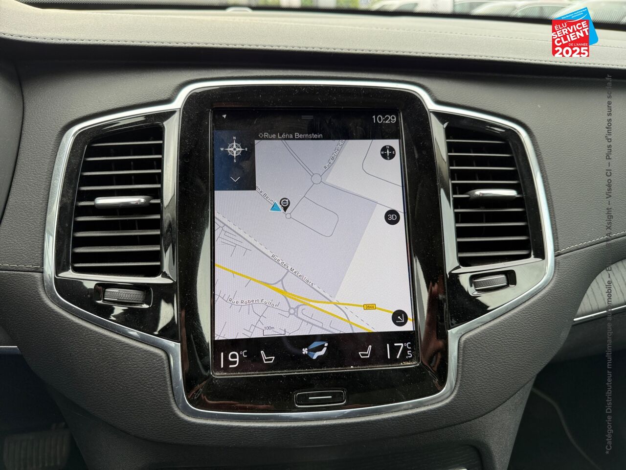 Véhicule d'occasion VOLVO XC90 T8 TWIN ENGINE 303 + 87CH INSCRIPTION LUXE GEARTRONIC 7 PLACES 48G TOUVRANT SIEGES CHAUF/VENTIL chez Renault Sélestat