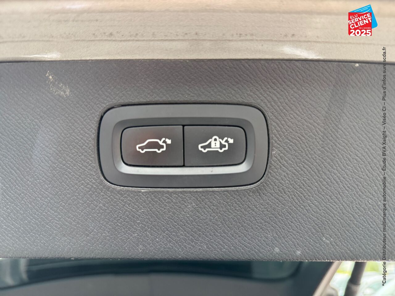 Véhicule d'occasion VOLVO XC90 T8 TWIN ENGINE 303 + 87CH INSCRIPTION LUXE GEARTRONIC 7 PLACES 48G TOUVRANT SIEGES CHAUF/VENTIL chez Renault Sélestat