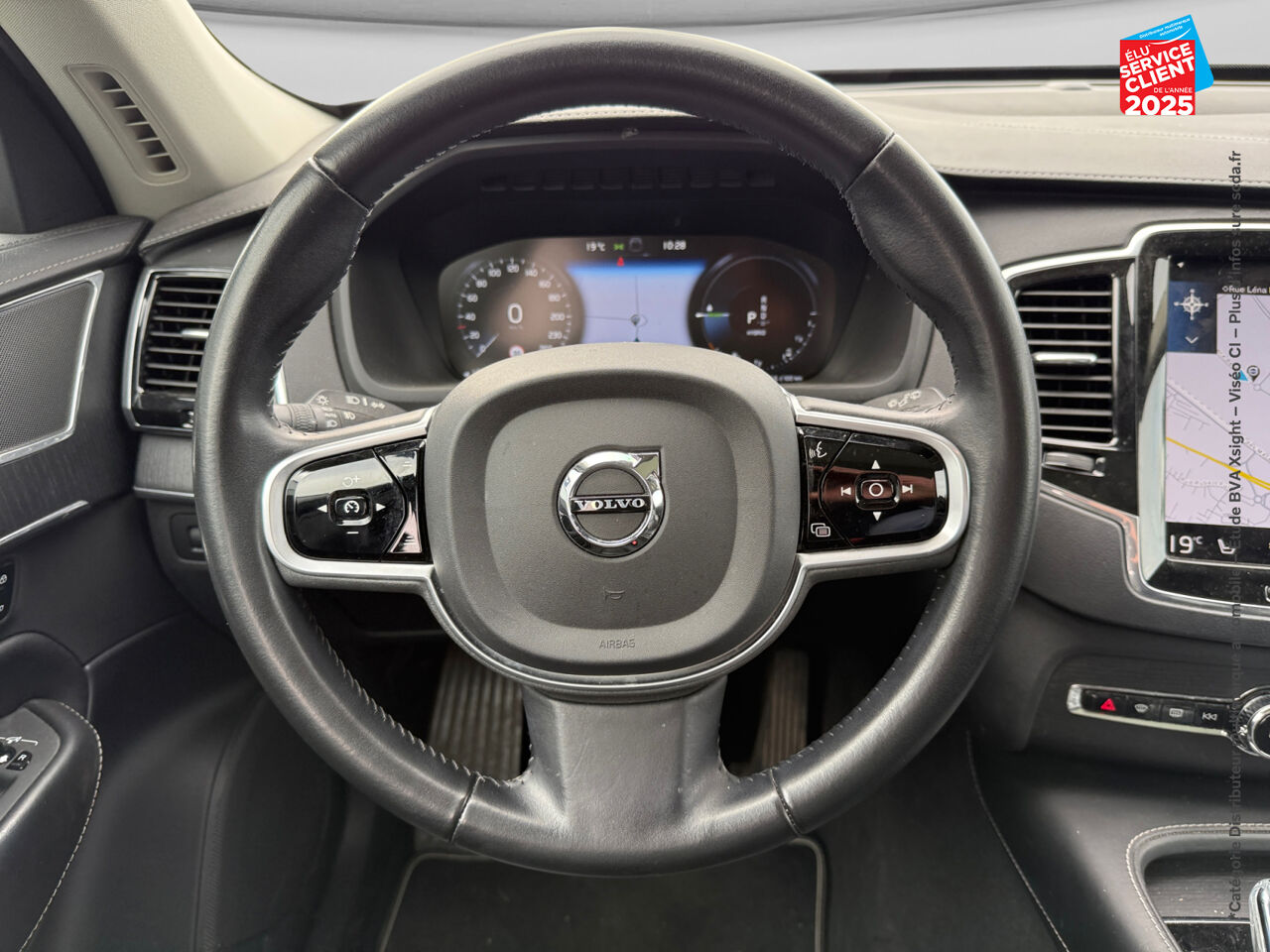 Véhicule d'occasion VOLVO XC90 T8 TWIN ENGINE 303 + 87CH INSCRIPTION LUXE GEARTRONIC 7 PLACES 48G TOUVRANT SIEGES CHAUF/VENTIL chez Renault Sélestat