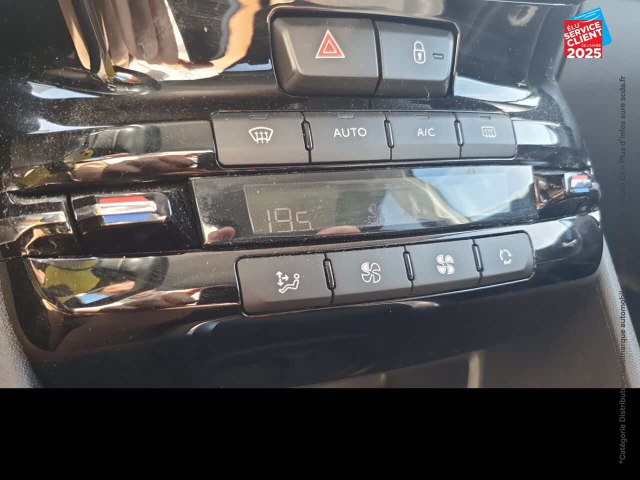Véhicule d'occasion PEUGEOT 208 1.2 PURETECH 82CH E6.2 EVAP TECH EDITION 5P CAMERA GPS chez Toyota Thionville