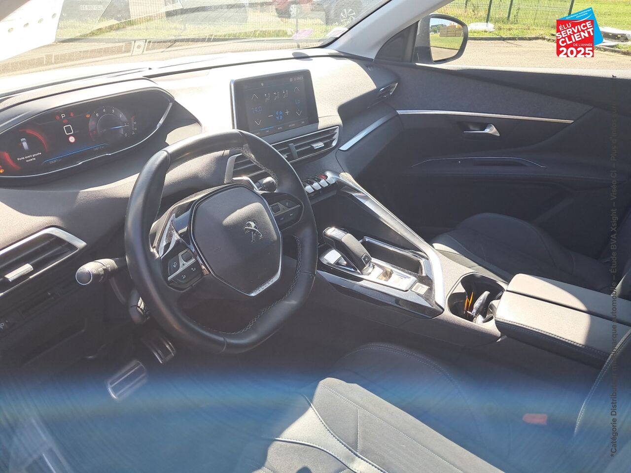 Véhicule d'occasion PEUGEOT 3008 1.2 PURETECH 130CH E6.C CROSSWAY SS EAT8 chez Toyota Verdun