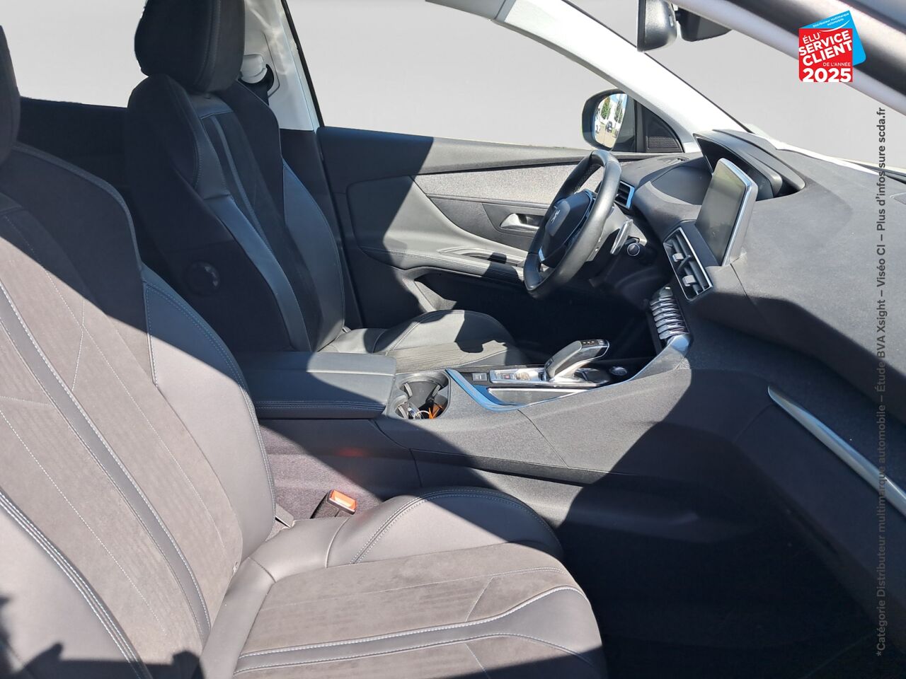 Véhicule d'occasion PEUGEOT 3008 1.2 PURETECH 130CH E6.C CROSSWAY SS EAT8 chez Toyota Verdun
