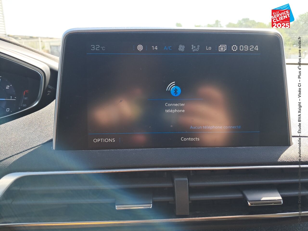 Véhicule d'occasion PEUGEOT 3008 1.2 PURETECH 130CH E6.C CROSSWAY SS EAT8 chez Toyota Verdun