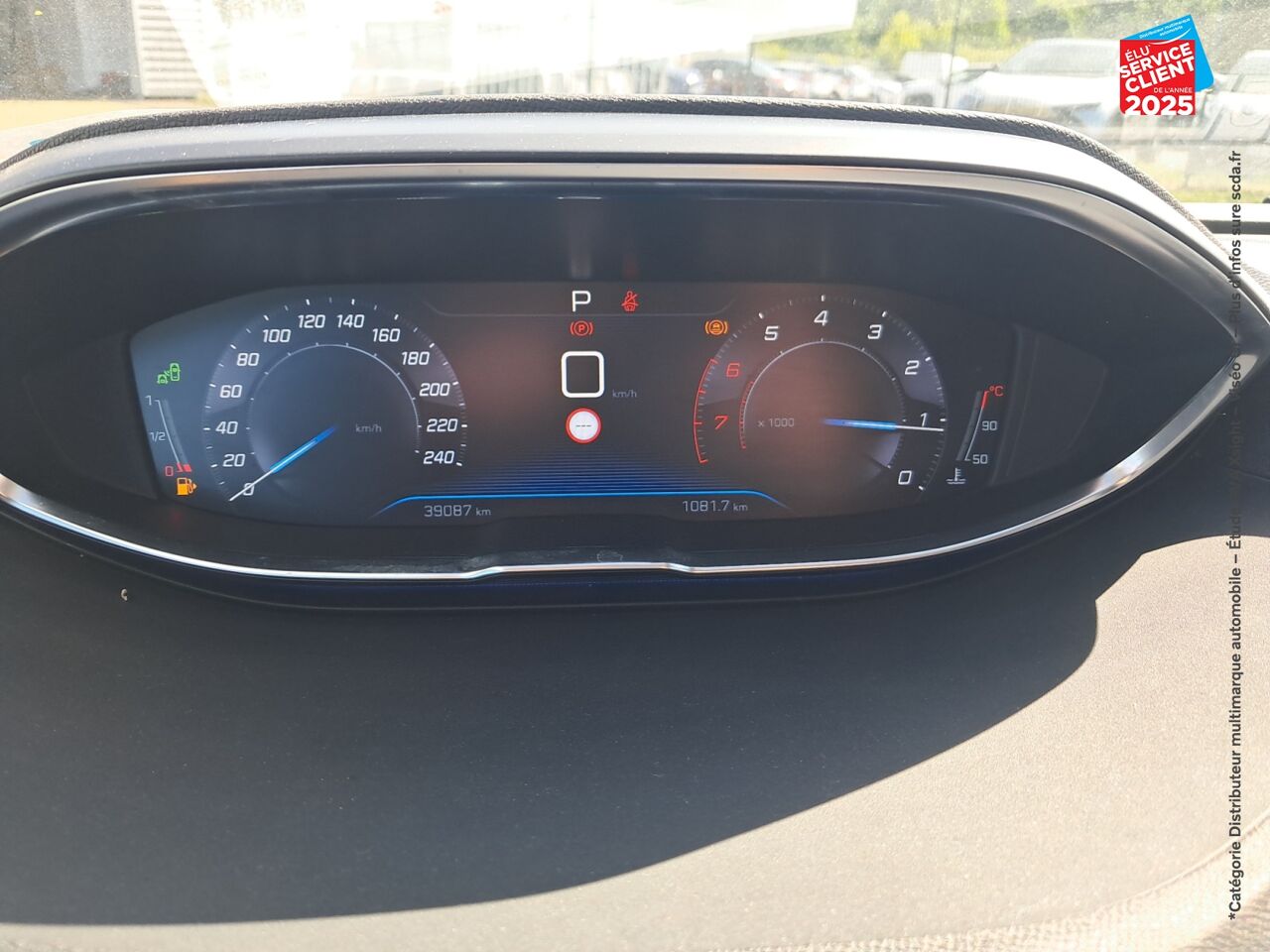 Véhicule d'occasion PEUGEOT 3008 1.2 PURETECH 130CH E6.C CROSSWAY SS EAT8 chez Toyota Verdun