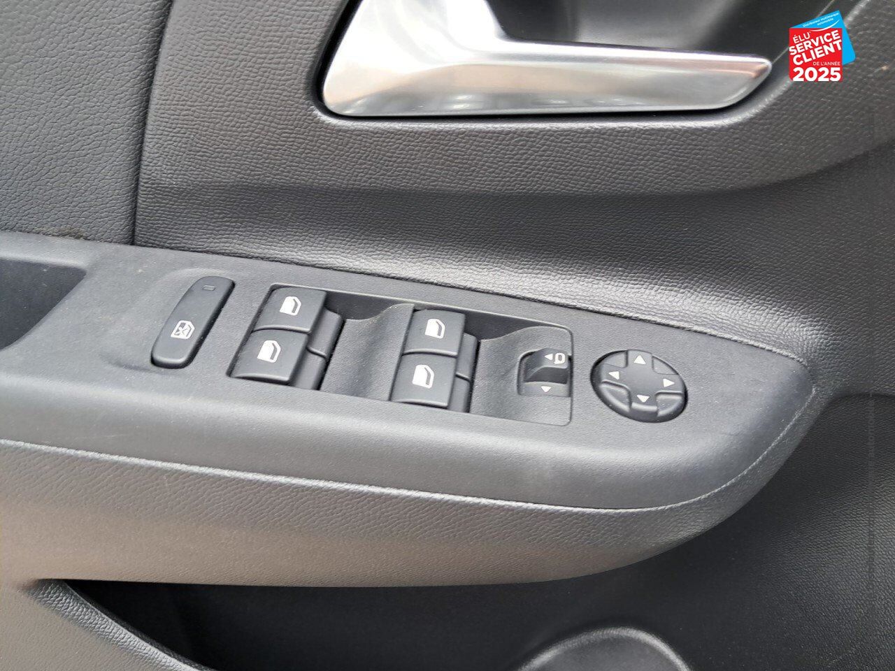 Véhicule d'occasion OPEL CORSA ELECTRIC 136CH ELEGANCE BUSINESS chez HESS Automobile