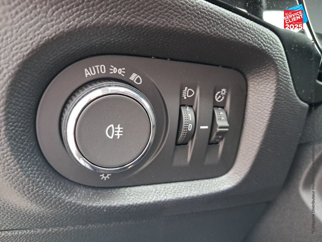 Véhicule d'occasion OPEL CORSA ELECTRIC 136CH ELEGANCE BUSINESS chez HESS Automobile