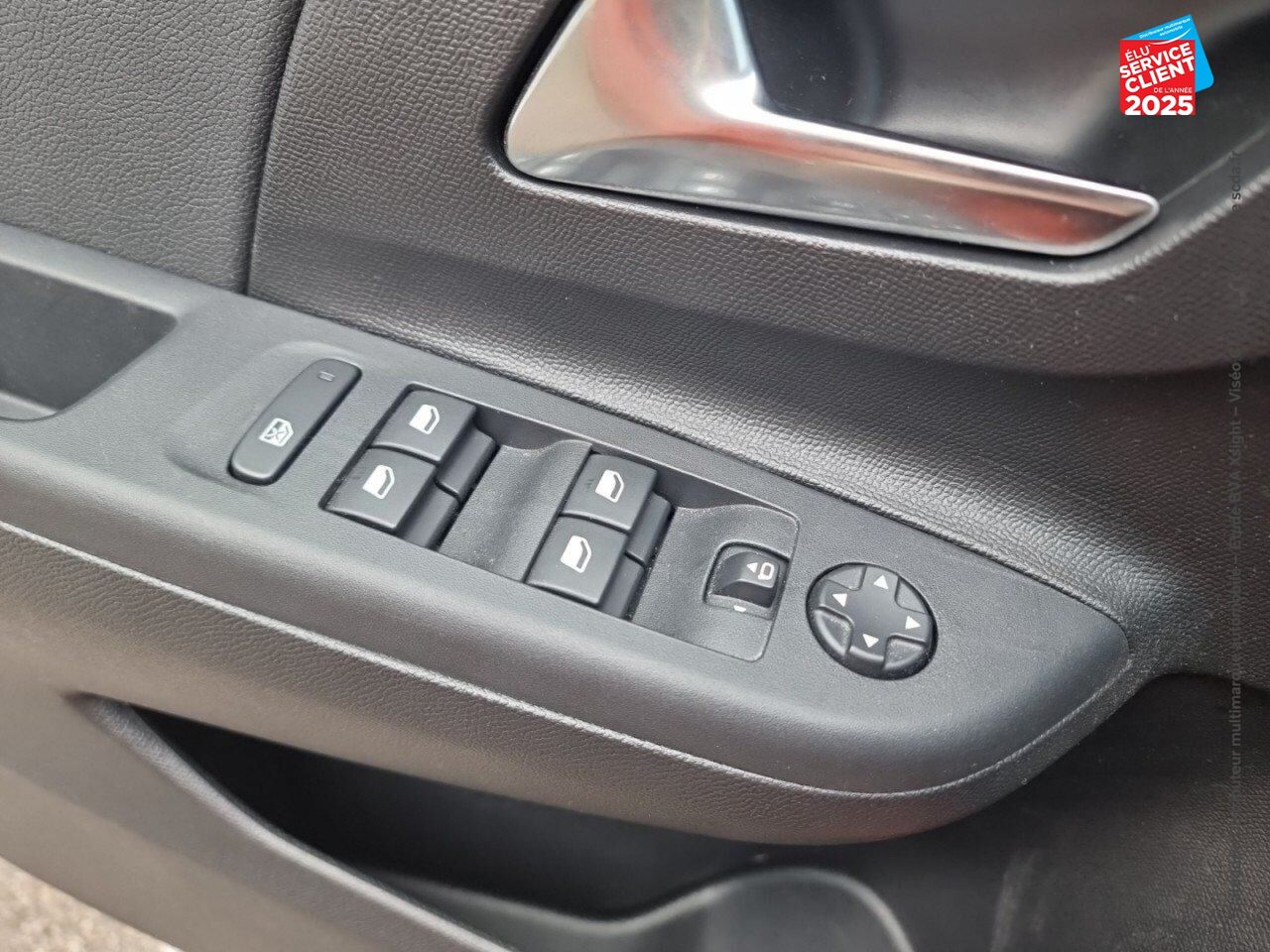 Véhicule d'occasion OPEL CORSA ELECTRIC 136CH ELEGANCE BUSINESS chez Opel Saint-Dizier