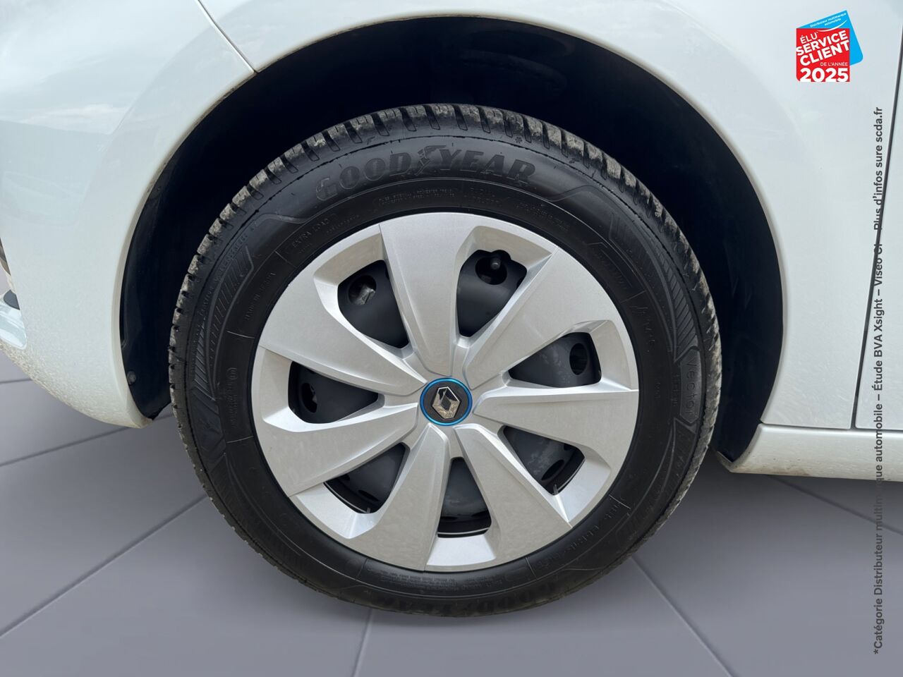 Véhicule d'occasion RENAULT ZOE LIFE CHARGE NORMALE R110 4CV chez Renault Sélestat