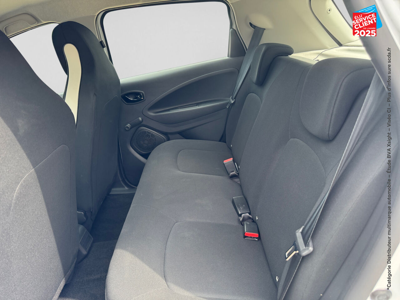 Véhicule d'occasion RENAULT ZOE LIFE CHARGE NORMALE R110 4CV chez Renault Sélestat