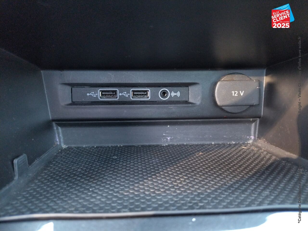 Véhicule d'occasion VOLKSWAGEN TIGUAN 2.0 TDI 190CH CARAT 4MOTION DSG7 EURO6D-T 11CV TOUVRANT chez Le Veodrome