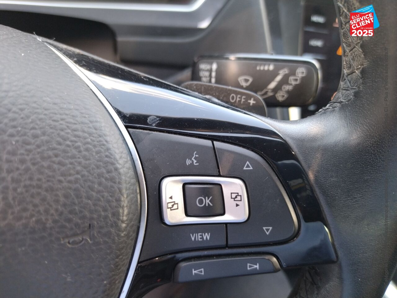 Véhicule d'occasion VOLKSWAGEN TIGUAN 2.0 TDI 190CH CARAT 4MOTION DSG7 EURO6D-T 11CV TOUVRANT chez Le Veodrome