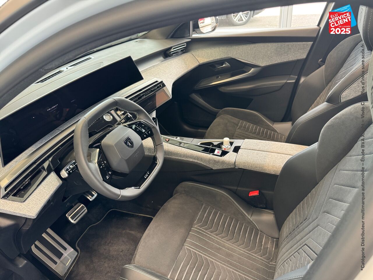 Véhicule d'occasion PEUGEOT 3008 ELECTRIQUE 210CH BATTERIE 73 KWH GT SIEGE CHAUF VOLANT CHAUF CAMERA GPS chez Dacia Montbéliard