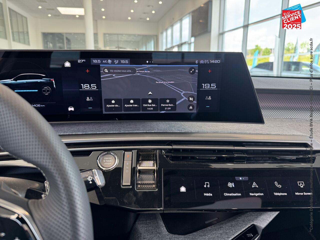Véhicule d'occasion PEUGEOT 3008 ELECTRIQUE 210CH BATTERIE 73 KWH GT SIEGE CHAUF VOLANT CHAUF CAMERA GPS chez Dacia Montbéliard