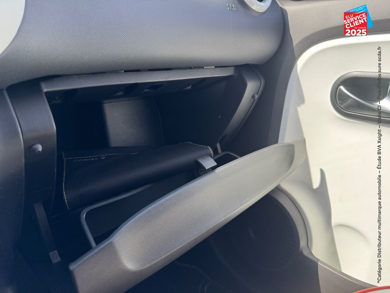 Véhicule d'occasion RENAULT TWINGO E-TECH ELECTRIC TECHNO R80 ACHAT INTEGRAL chez Renault Sélestat