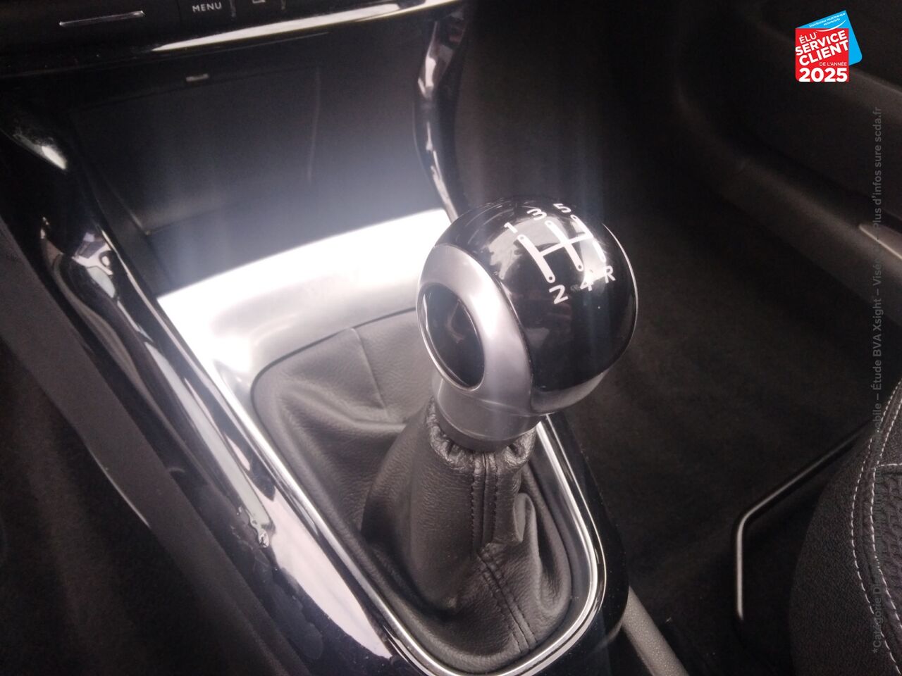 Véhicule d'occasion DS DS 3 PURETECH 82CH SO CHIC chez BMW Pontarlier