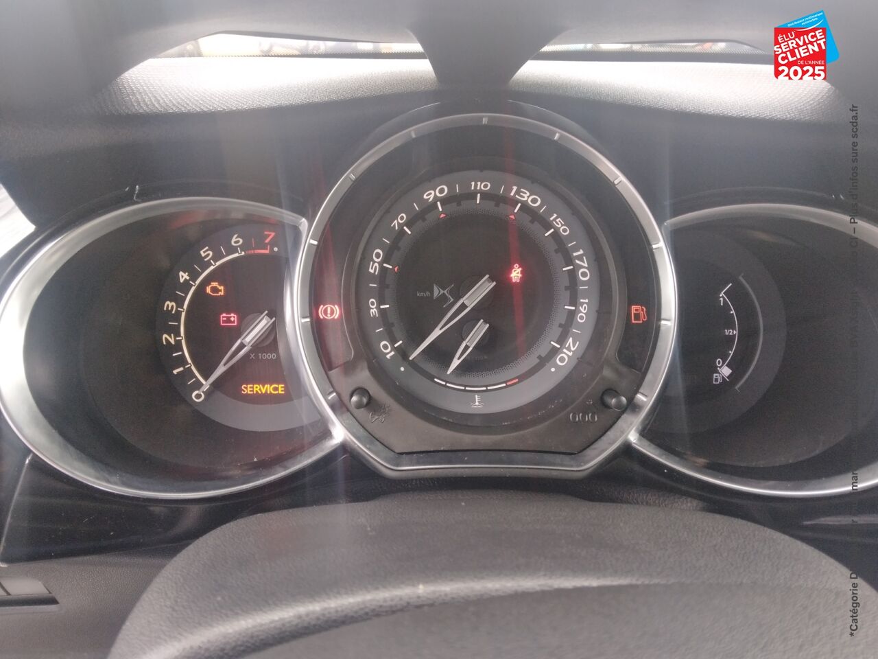 Véhicule d'occasion DS DS 3 PURETECH 82CH SO CHIC chez BMW Pontarlier