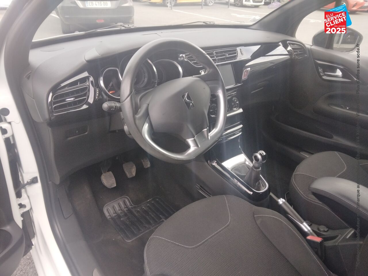 Véhicule d'occasion DS DS 3 PURETECH 82CH SO CHIC chez BMW Pontarlier