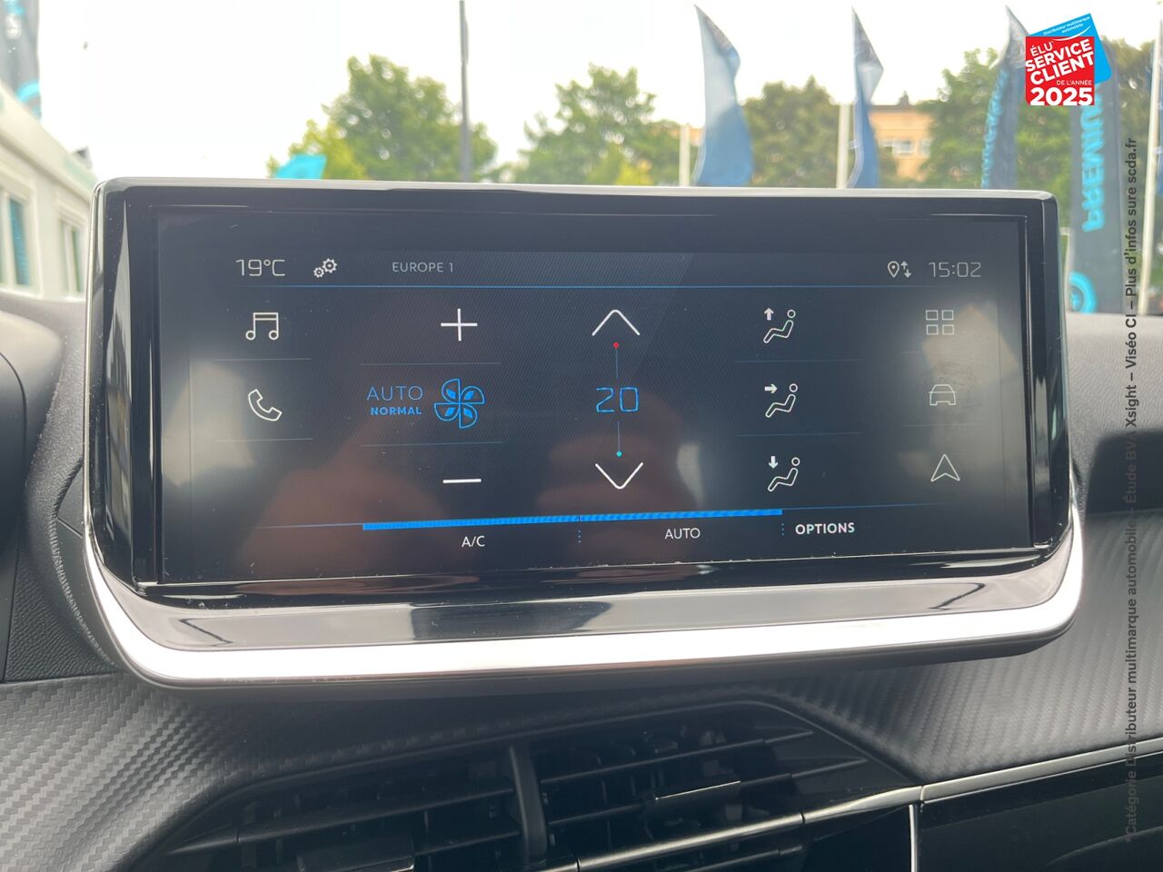 Véhicule d'occasion PEUGEOT 2008 1.2 PURETECH 100CH SS ACTIVE chez Nissan Besançon