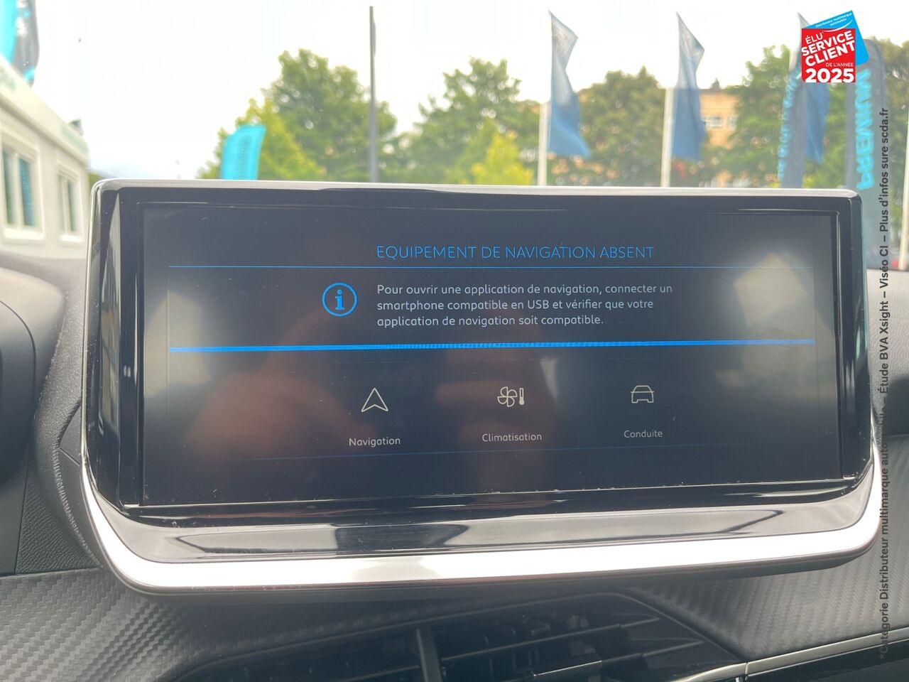 Véhicule d'occasion PEUGEOT 2008 1.2 PURETECH 100CH SS ACTIVE chez Nissan Besançon
