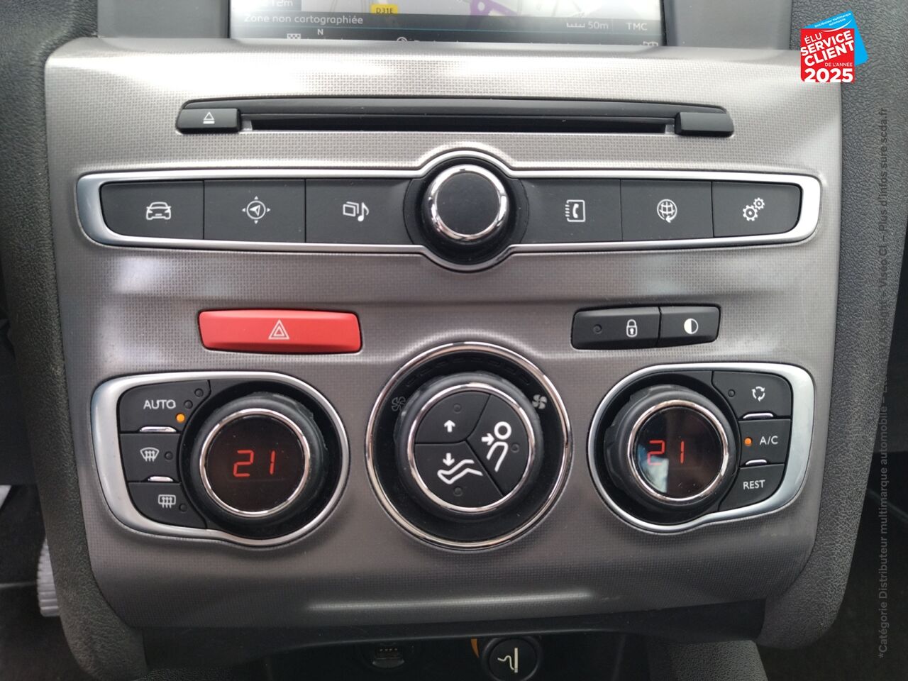 Véhicule d'occasion CITROEN C4 PURETECH 130CH MILLENIUM SS chez Dacia Saint-Louis