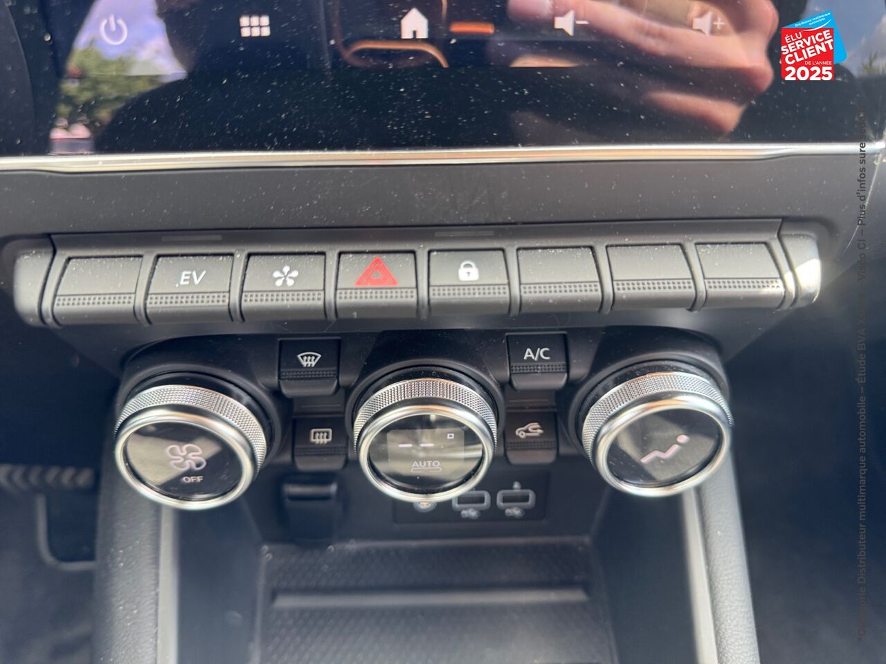 Véhicule d'occasion RENAULT CAPTUR 1.6 E-TECH PLUG-IN 160CH INTENS chez Toyota Metz