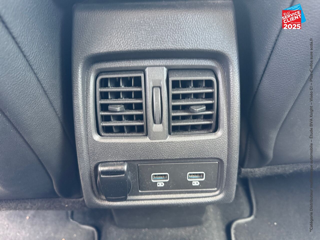 Véhicule d'occasion RENAULT CAPTUR 1.6 E-TECH PLUG-IN 160CH INTENS chez Toyota Metz