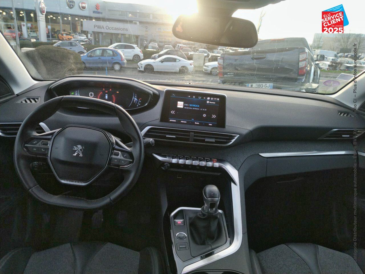 Véhicule d'occasion PEUGEOT 3008 1.2 PURETECH 130CH E6.C ALLURE BUSINESS SS chez Renault Saint-Louis