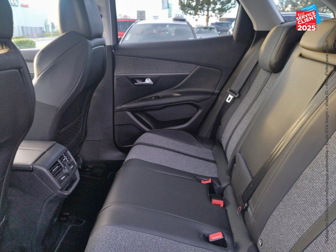 Véhicule d'occasion PEUGEOT 3008 1.2 PURETECH 130CH E6.C ALLURE BUSINESS SS chez Renault Saint-Louis