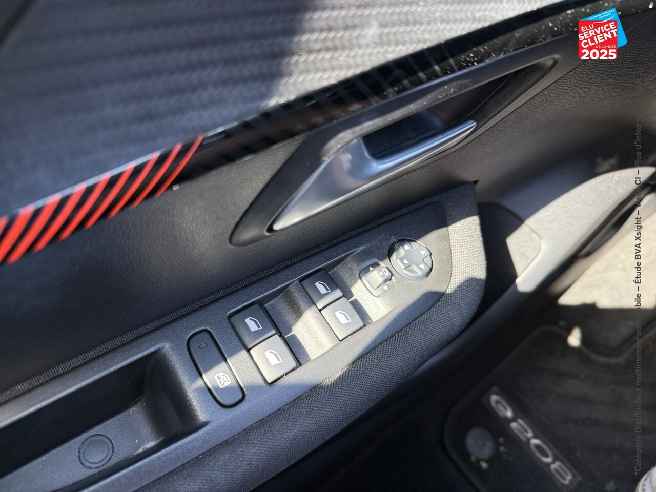 Véhicule d'occasion PEUGEOT 208 E-136CH ACTIVE BUSINESS chez Dacia Wissembourg