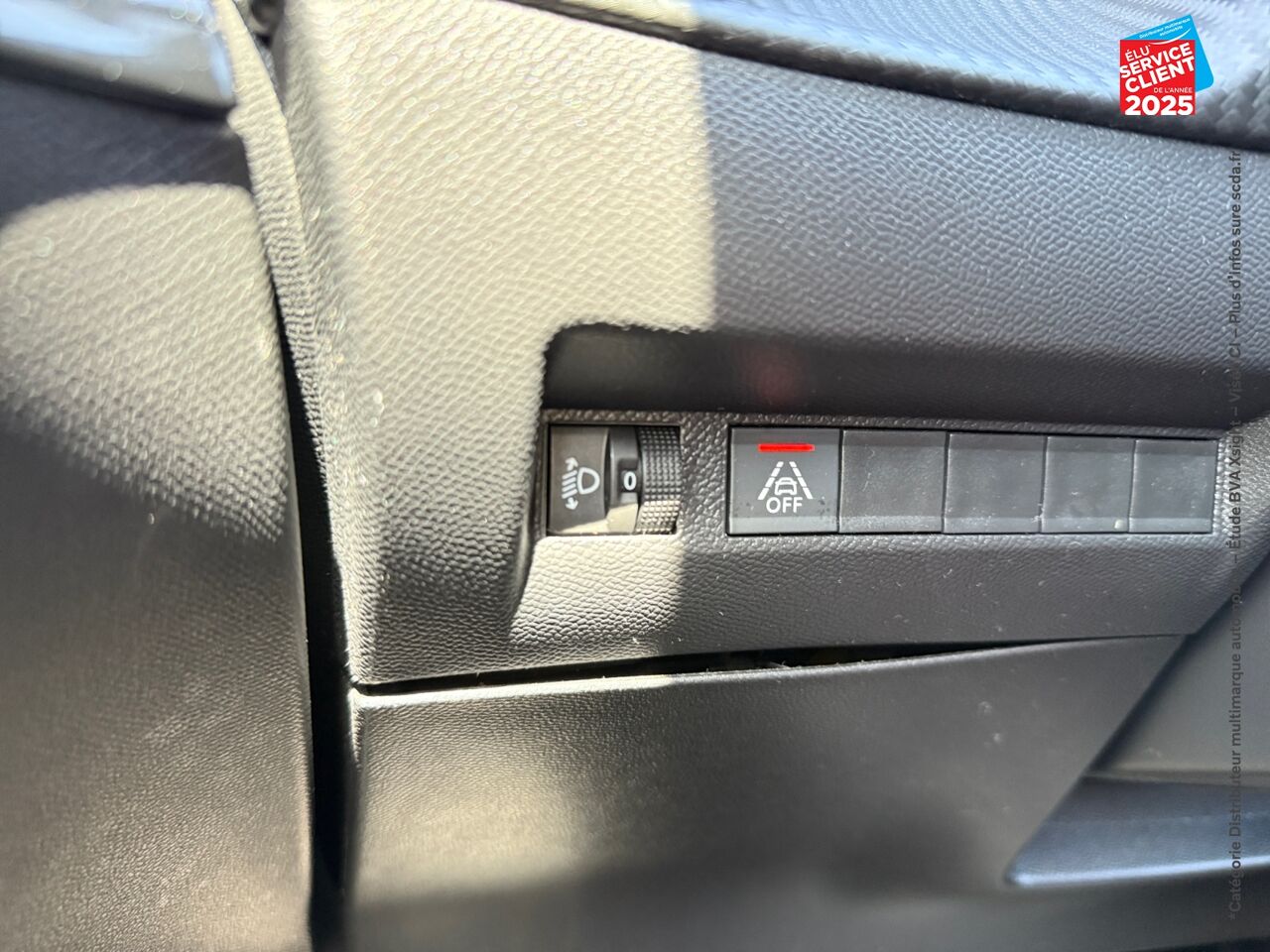 Véhicule d'occasion PEUGEOT 208 E-136CH ACTIVE BUSINESS chez Dacia Wissembourg