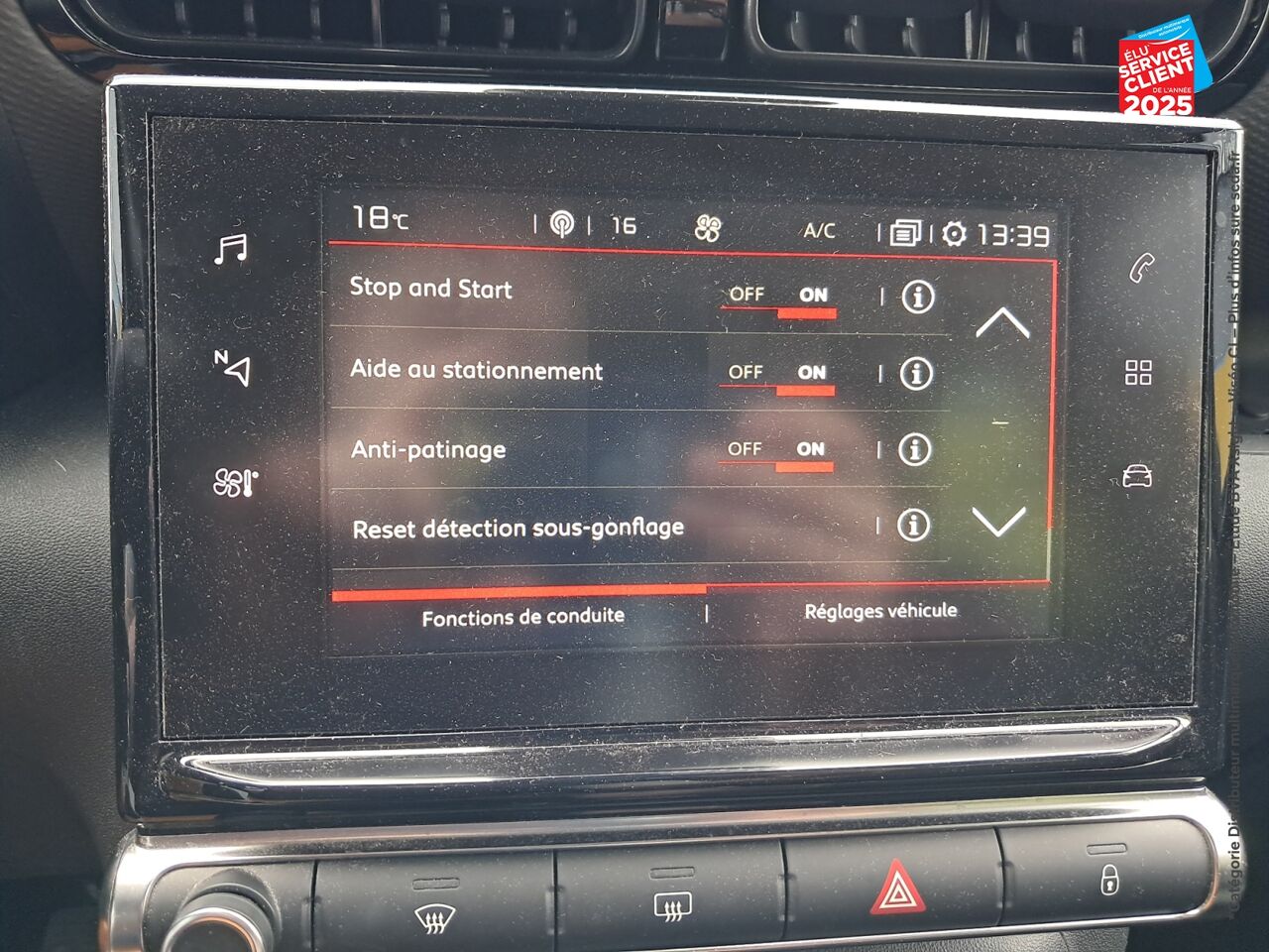 Véhicule d'occasion CITROEN C3 AIRCROSS PURETECH 110CH S/S SHINE E6.D GPS chez Renault Saint-Louis