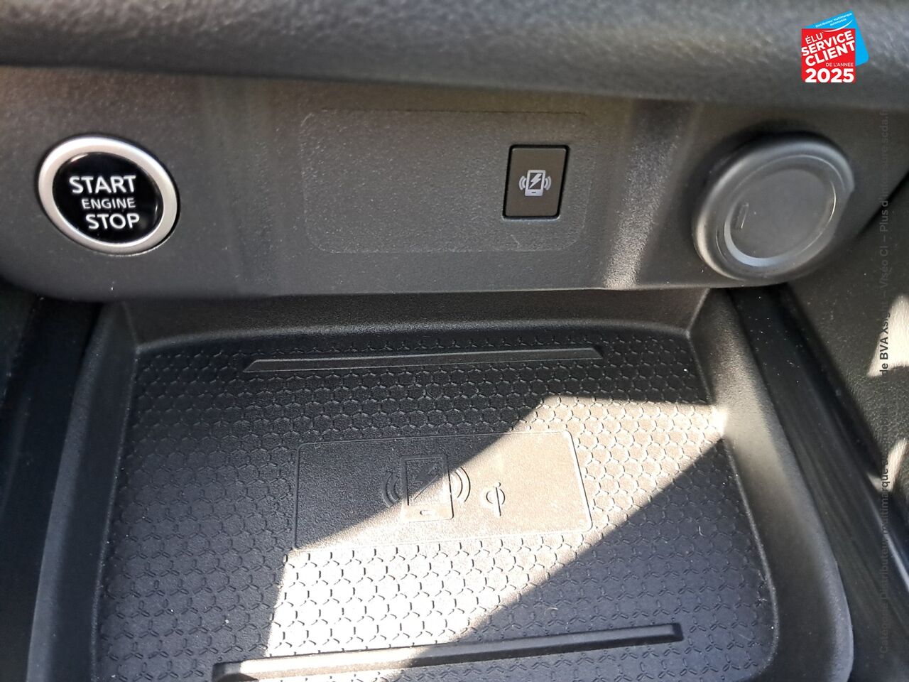 Véhicule d'occasion NISSAN QASHQAI 1.3 MILD HYBRID 140CH N-CONNECTA 2022 chez Renault Saint-Louis