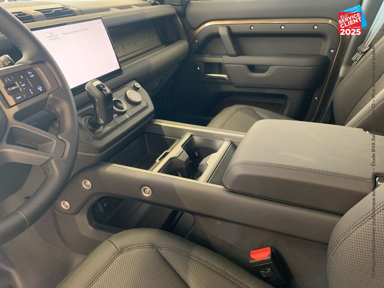 Véhicule neuf LAND-ROVER DEFENDER 110 2.0 P300E X-DYNAMIC SE chez Land Rover Metz