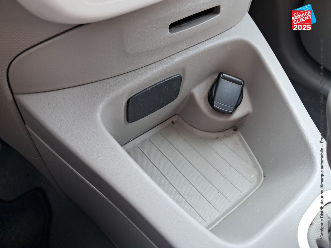 Véhicule d'occasion RENAULT ZOE LIFE CHARGE NORMALE R90 MY19 chez HESS Automobile